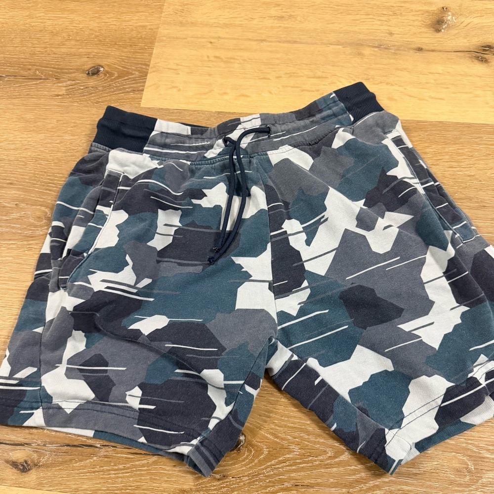 Gymshark Mens Camo Sweat Shorts Blue Grey Graphic Logo Athletic Gym Size M